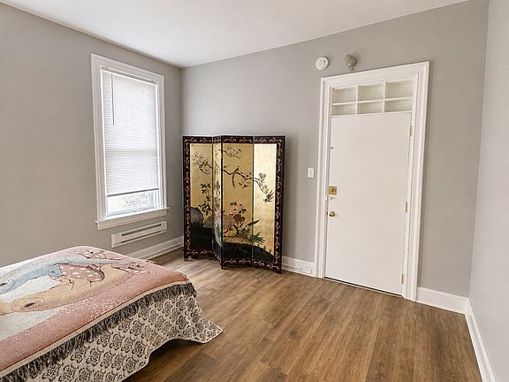 5th image of 214-216 E King St