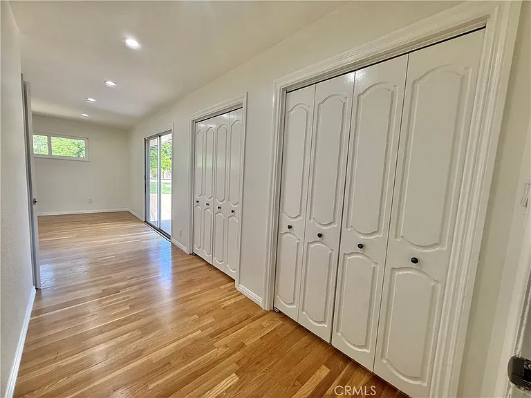 61 E Orange Grove Ave — Photo 46