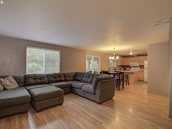 5th image of 9109 NE 136th Ave