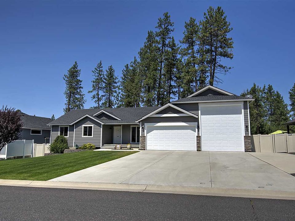 1st image of 2619 E Clover Park Ave
