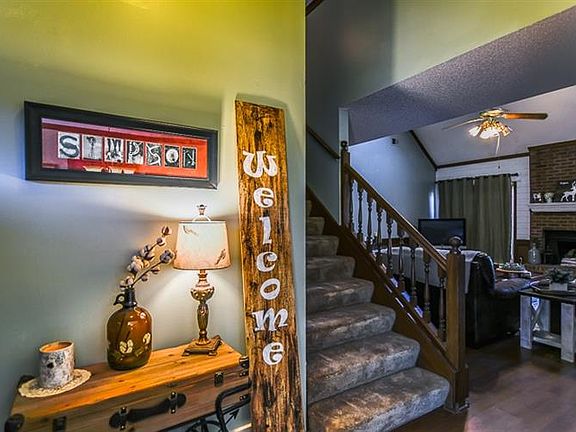 3rd image of 8160 Creekside Cir N