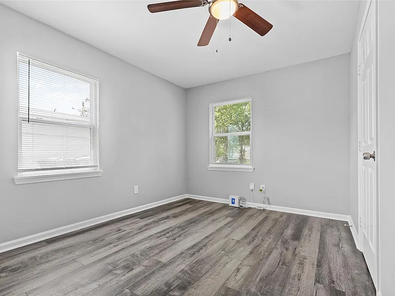 4838 Van Fleet St — Photo 10