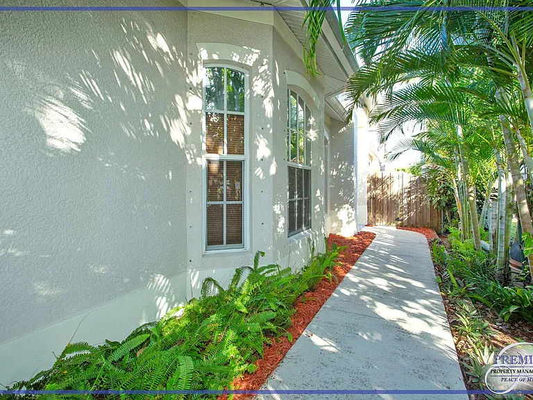 3555 Poinsettia Ave — Photo 9