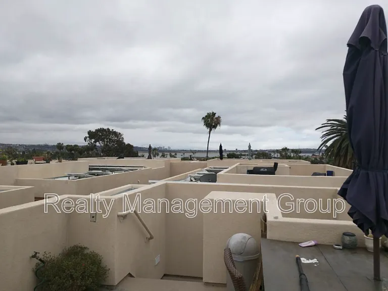2018 Hornblend St — Photo 16