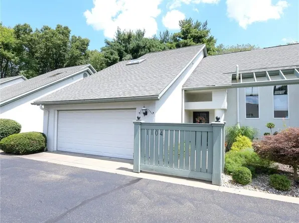 1104 Courtyard Sq, Zanesville, OH 43701