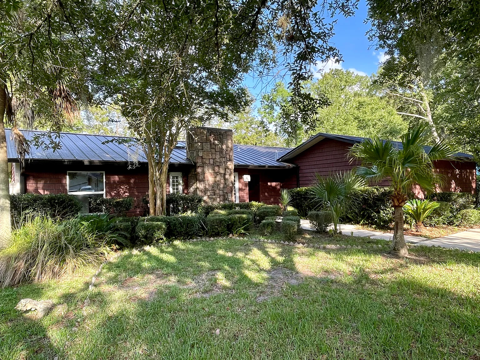 3 bed, 1432 sqft, $2,400 — Photo 2