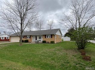 106 W Elm Ct, Shelbina, MO 63468