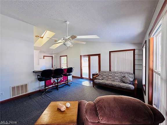 2nd image of 3439 Columbus St
