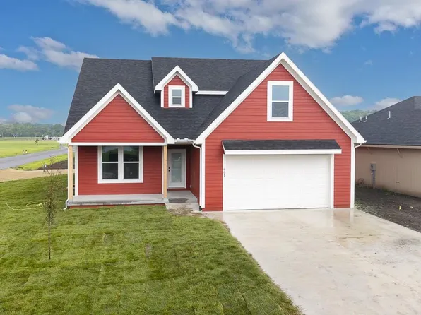 901 2nd St, Perry, KS 66073