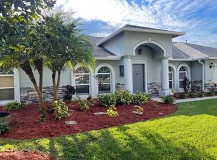 1353 Scattered Pines Pl, Wesley Chapel, FL 33543