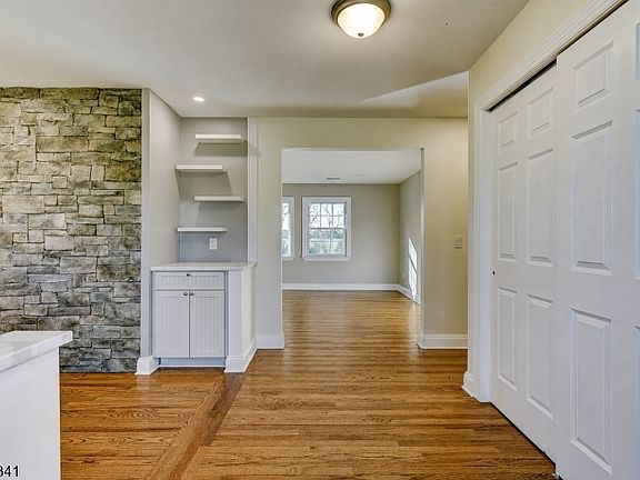 3rd image of 540 Blackpoint Rd