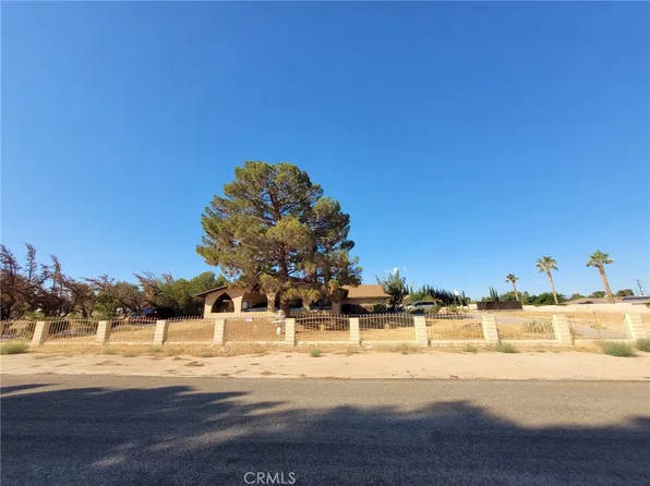 19381 Kinai Rd, Apple Valley, CA 92307