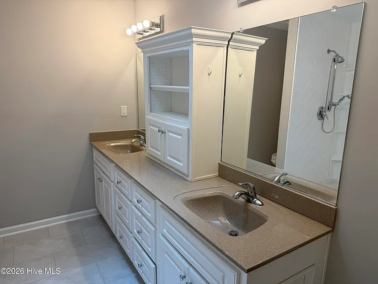 2961 Pointewest Dr — Photo 21