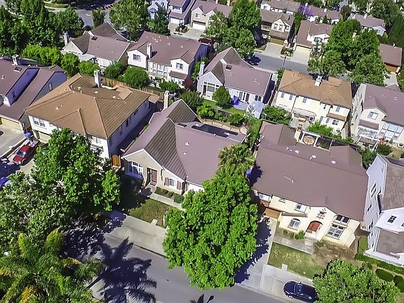 3rd image of 3979 Emerald Isle Ln