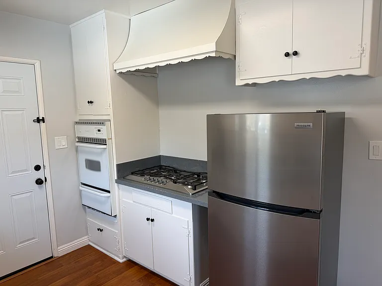 14606 Magnolia Blvd #1 — Photo 8