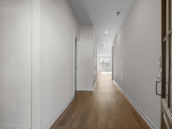 5th image of 203 Channell Ct