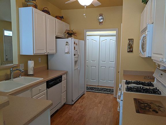 5th image of 9896 Country Club Cir