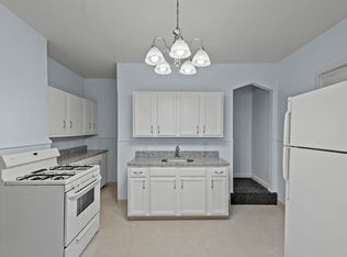 565 6th St, Pitcairn, PA 15140
