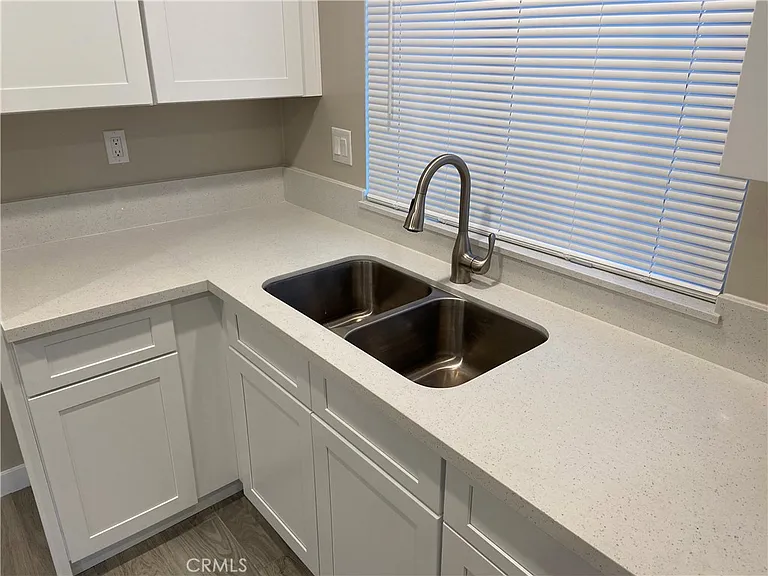1548 N Lassen Ave — Photo 8