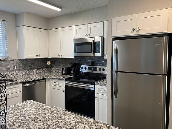 3rd image of 5500 Ocean Shore Blvd APT 32