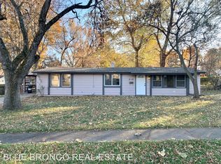 519 SE 4th St, Lees Summit, MO 64063