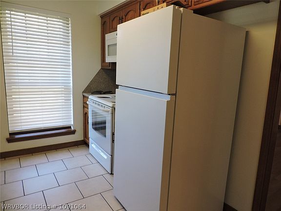 4th image of 8617 Meadow Dr