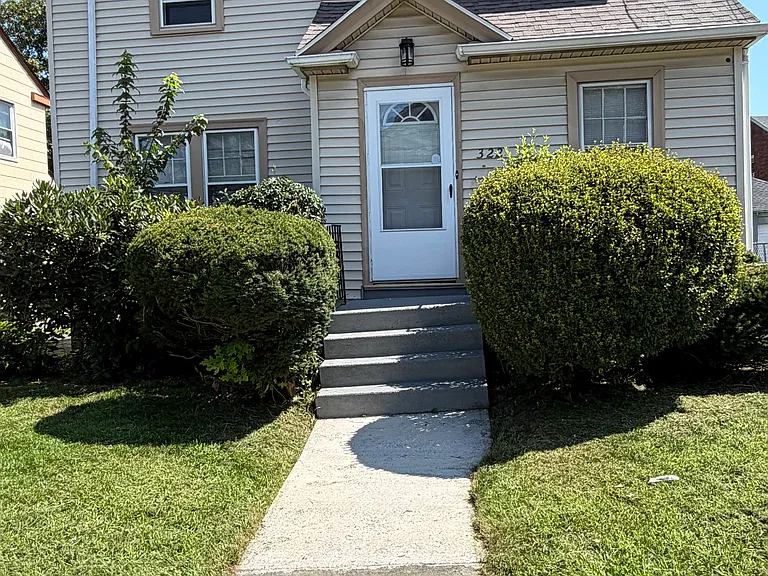 322 Hillside Ave — Photo 14