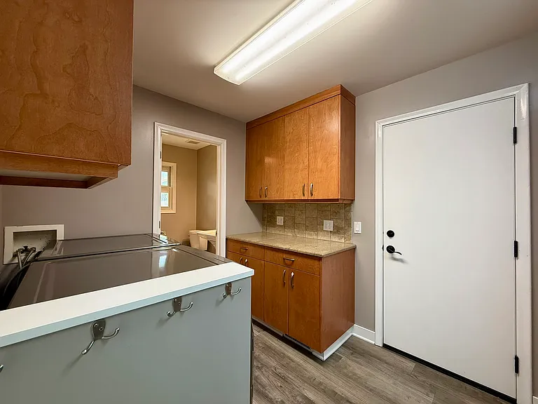 9325 Pauline St — Photo 24