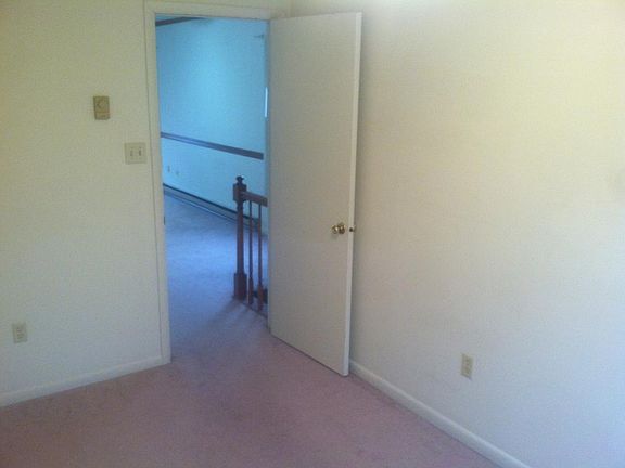 Bedroom (tan carpet)