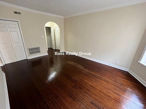 2nd image of 2440 N Hamlin Ave APT 3B