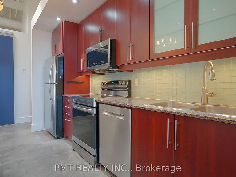 550 Hopewell Ave #302 — Photo 4