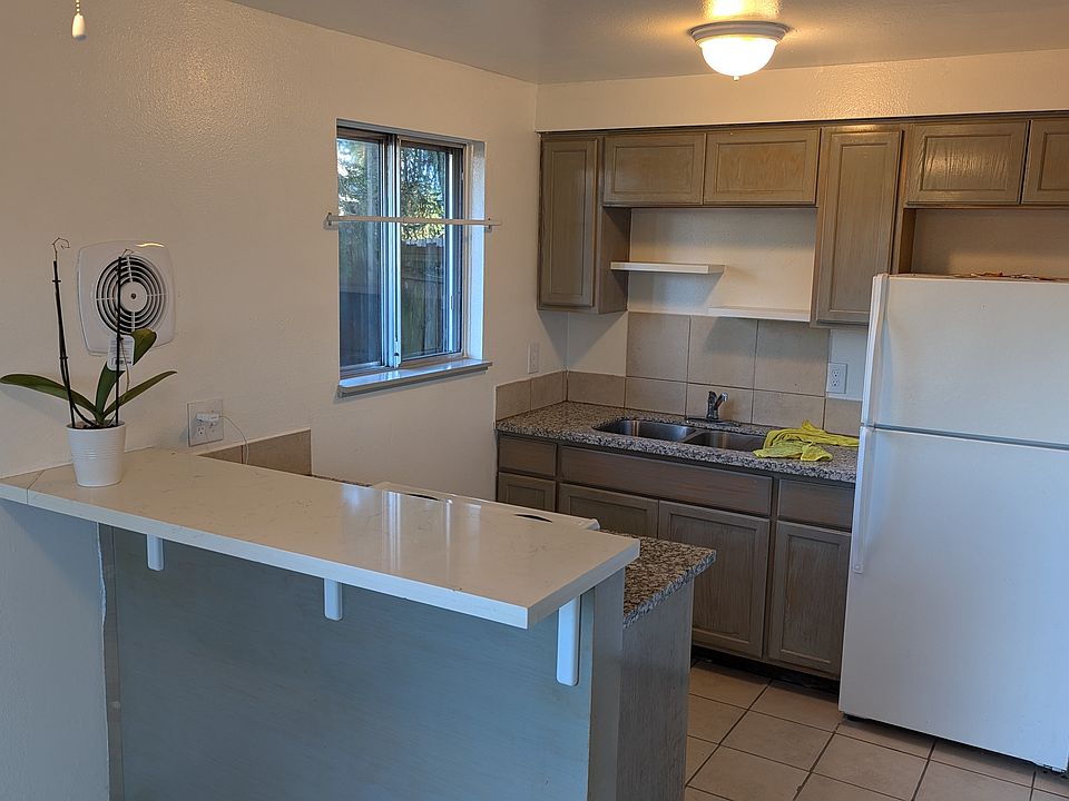 1st image of 12811 NE 49th St APT A