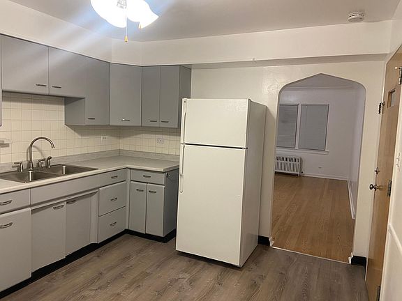 2nd image of 6400 N Oak Park Ave APT 1N