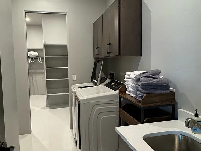 12230 N Carpas Wash Dr — Photo 5