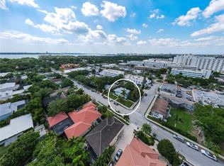 1887 Hyde Park St APT 2, Sarasota, FL 34239