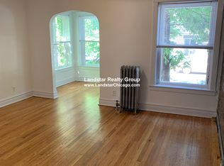 1249 W Byron St APT 1, Chicago, IL 60613