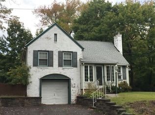 4 Munsee Dr, Cranford, NJ 07016