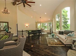 17 S Clubhouse Dr, Rogers, AR 72758