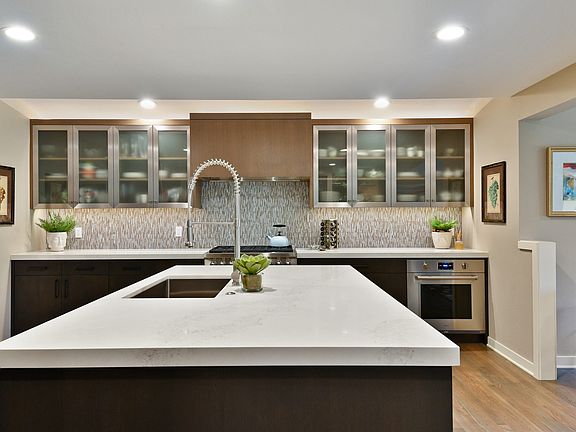 5th image of 2309 Sahalee Dr E