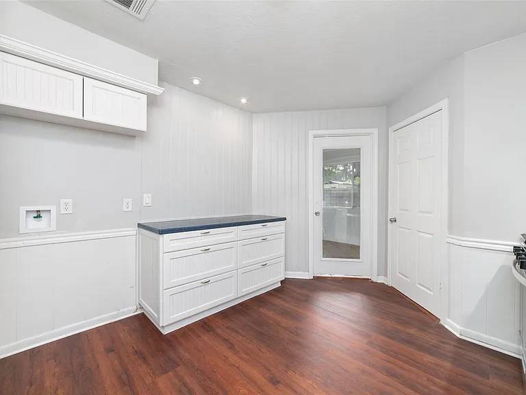 25602 Oakhurst Dr — Photo 19
