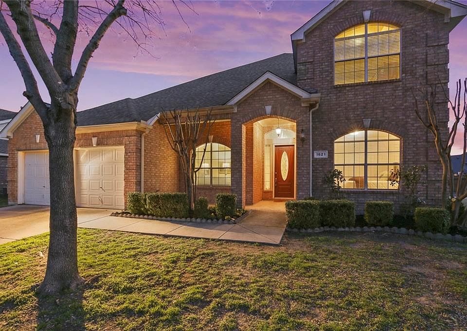 1st image of 1621 Glen Hollow Ln