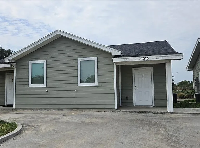 1309 Quitaca Dr — Photo 7