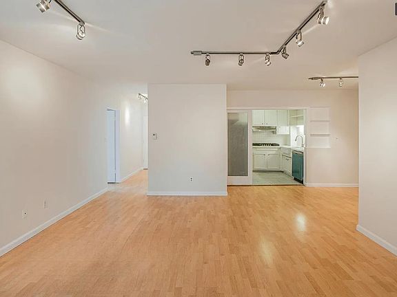 5th image of 1327 N Laurel Ave #3X2-5200