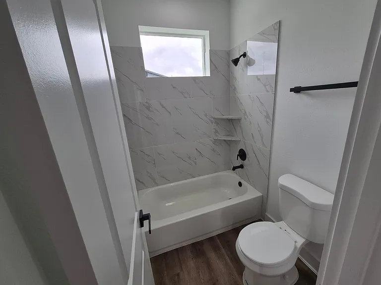 3217 Saint Emanuel St — Photo 32