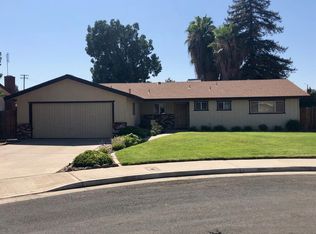 1035 N Wilson Pl, Porterville, CA 93257