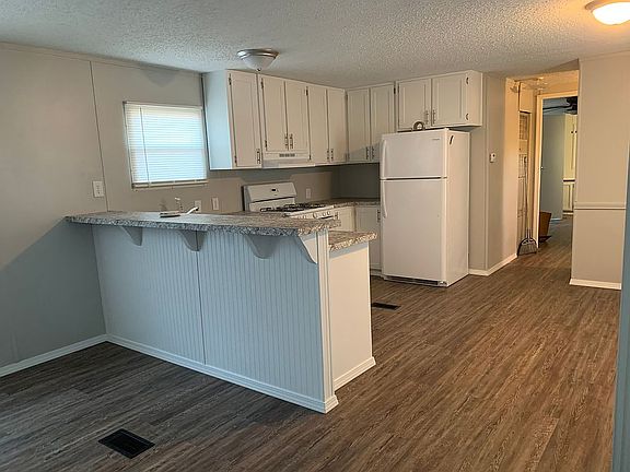 5th image of 126 Cabin Creek Ave