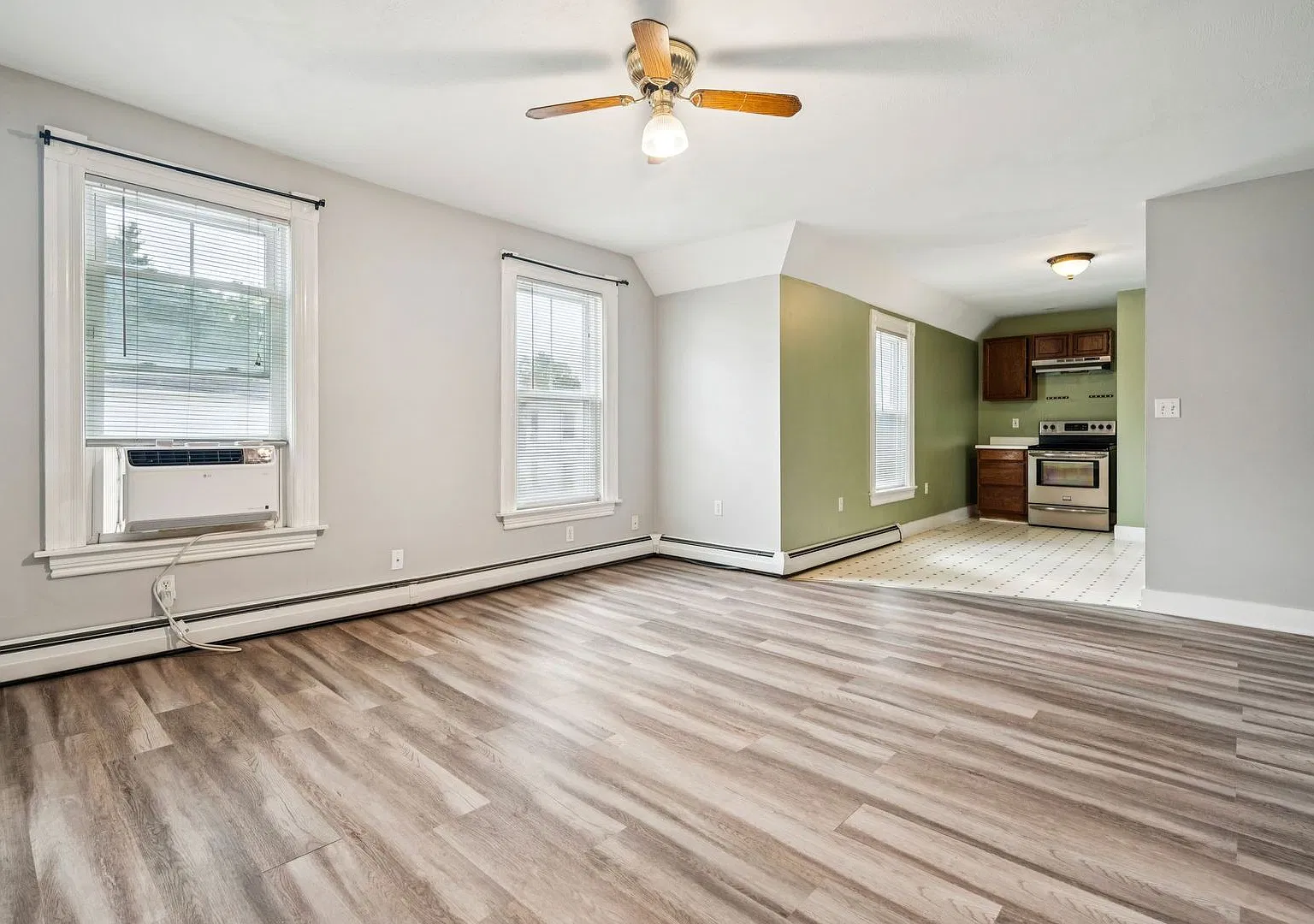 Updated 2-Bedroom Apartment in Manchester's Hanover Hill Neighborhood — Photo 1