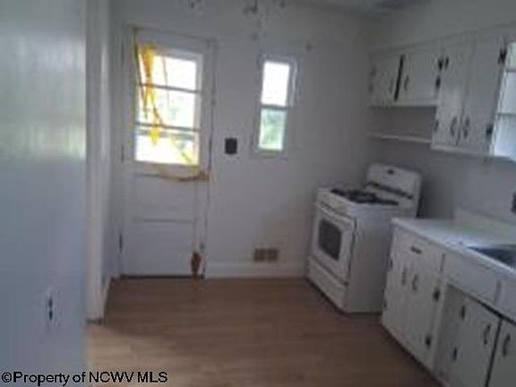 4th image of 604 S 24th St