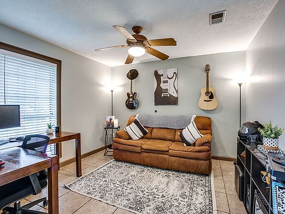 3rd image of 6914 Yardley Dr