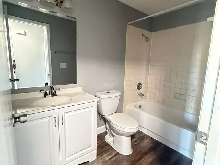 1107 W 5th Ave — Photo 9